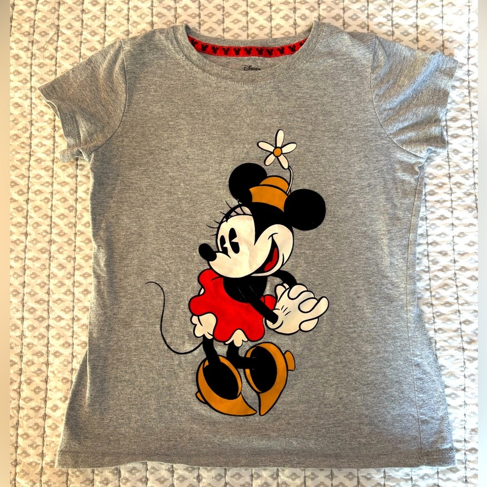 Disney Gray T-Shirt with Minnie Mouse Size 7/8 Excellent Condition‎